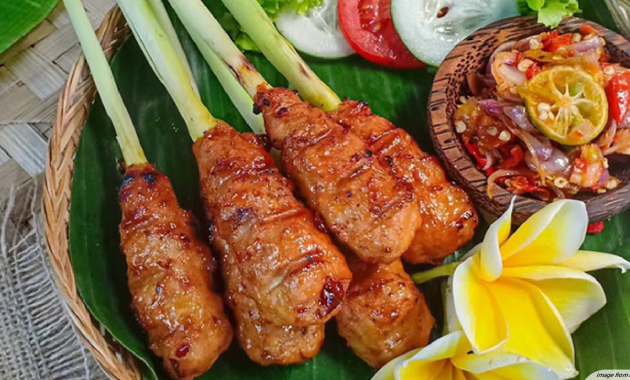 Sate lilit khas Bali